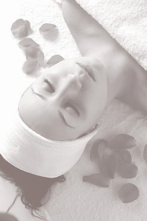 Organic Facials. package